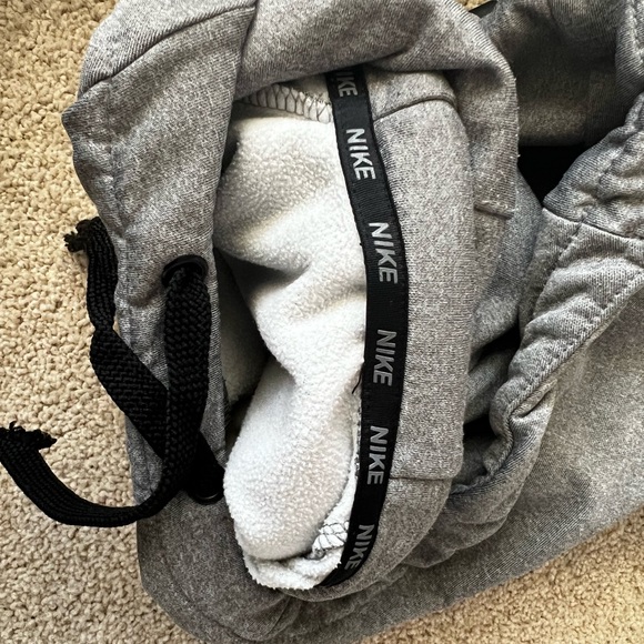 Men's Nike Dri Fit Swoosh Hoodie.  Size Medium - Picture 5 of 7